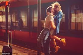 公共场合优雅展现女性魅力