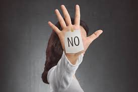 遇到第一眼就让你生理不适的男人,必须立刻远离