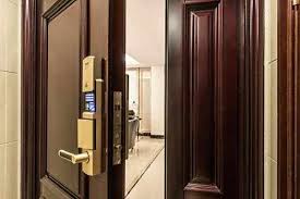 一句话能开门,也能关上心